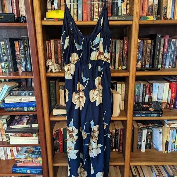 Davi and Dani spaghetti strap navy blue floral jumpsuit NWT large - Picture 3 of 8